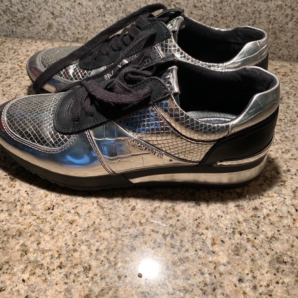 😍MICHAEL KORS ”MK SILVER / NEGRO” Sz: 38 / 38.5